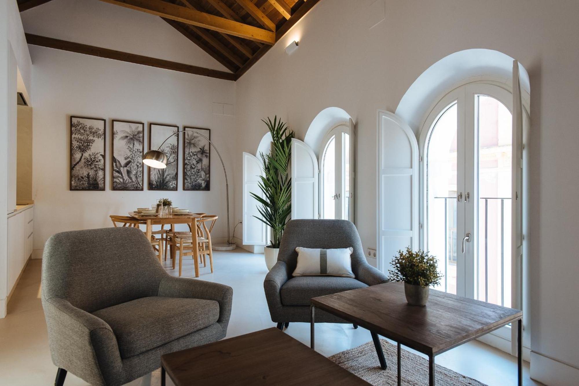 Eva Recommends Castellar Pool & Terrace Apartment