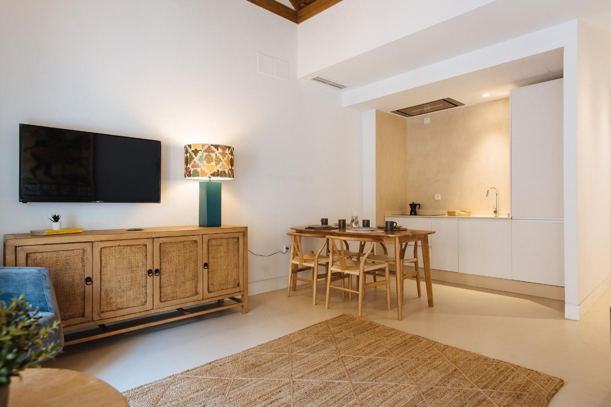 Eva Recommends Castellar Pool & Terrace Appartement *